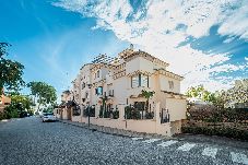 Apartamento en Marbella - Renovado en 2024 - Piso con Piscina y Parking 