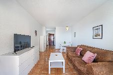 Apartamento en Marbella - Refugio Costero: ¡Tu Oasis a Orillas del Mar! 