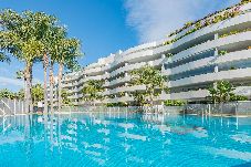 Apartamento en Marbella - Moderno piso de 2 DORM cerca de Puerto Banús 