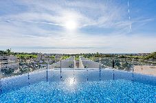 Apartamento en Nueva andalucia - Piso de 4 Hab ⁕ Piscina ⁕ Gimnasio ⁕ Parking 