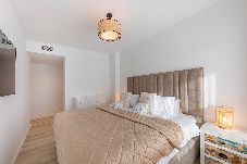 Apartamento en Nueva andalucia - Piso de 4 Hab ⁕ Piscina ⁕ Gimnasio ⁕ Parking 