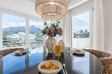 Apartamento en Marbella - Gran Duplex Penthouse, Vistas al Mar y la Montaña 
