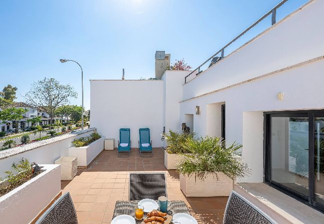 Apartamento en Marbella - Hermoso Piso de 3 Hab. con Terraza en Milla de Oro 