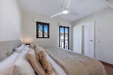 Casa en Marbella - Encantadora casa 2 Hab + Piscina, Patio y Parking 