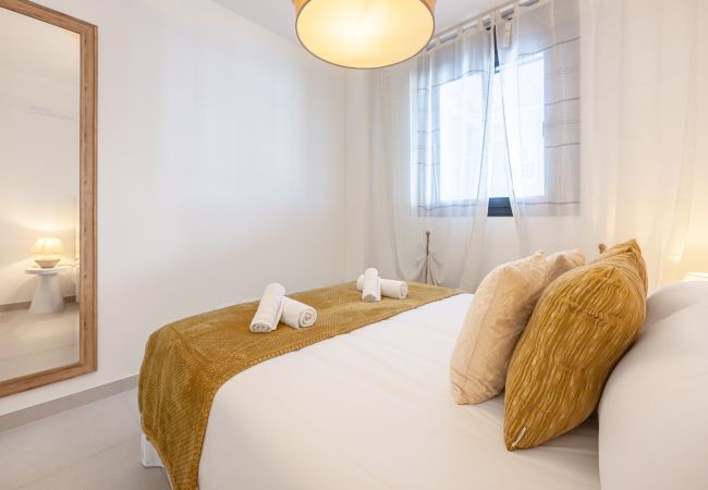 Apartamento en Mijas - Moderno Golf Oasis Mijas: Piscina, Terraza y Parking