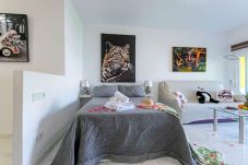 Estudio en Marbella - Estudio Moderno en La Carolina: Milla de Oro