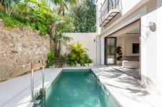 Casa en Marbella - Exclusiva villa de diseño con piscina privada, solárium y 4 suites