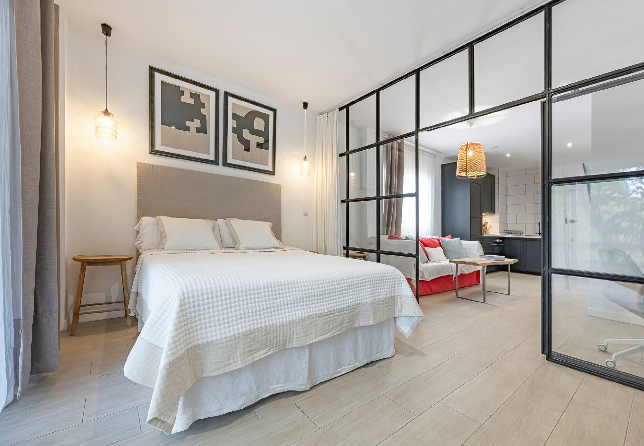 Apartment in Marbella - Modern APT ★ Golden Mile ★ 5 min walk to the Beach 