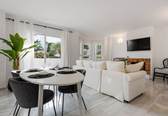Apartment in Marbella - Magnificient Apart in Puerto Banus w/Pool, Parking 