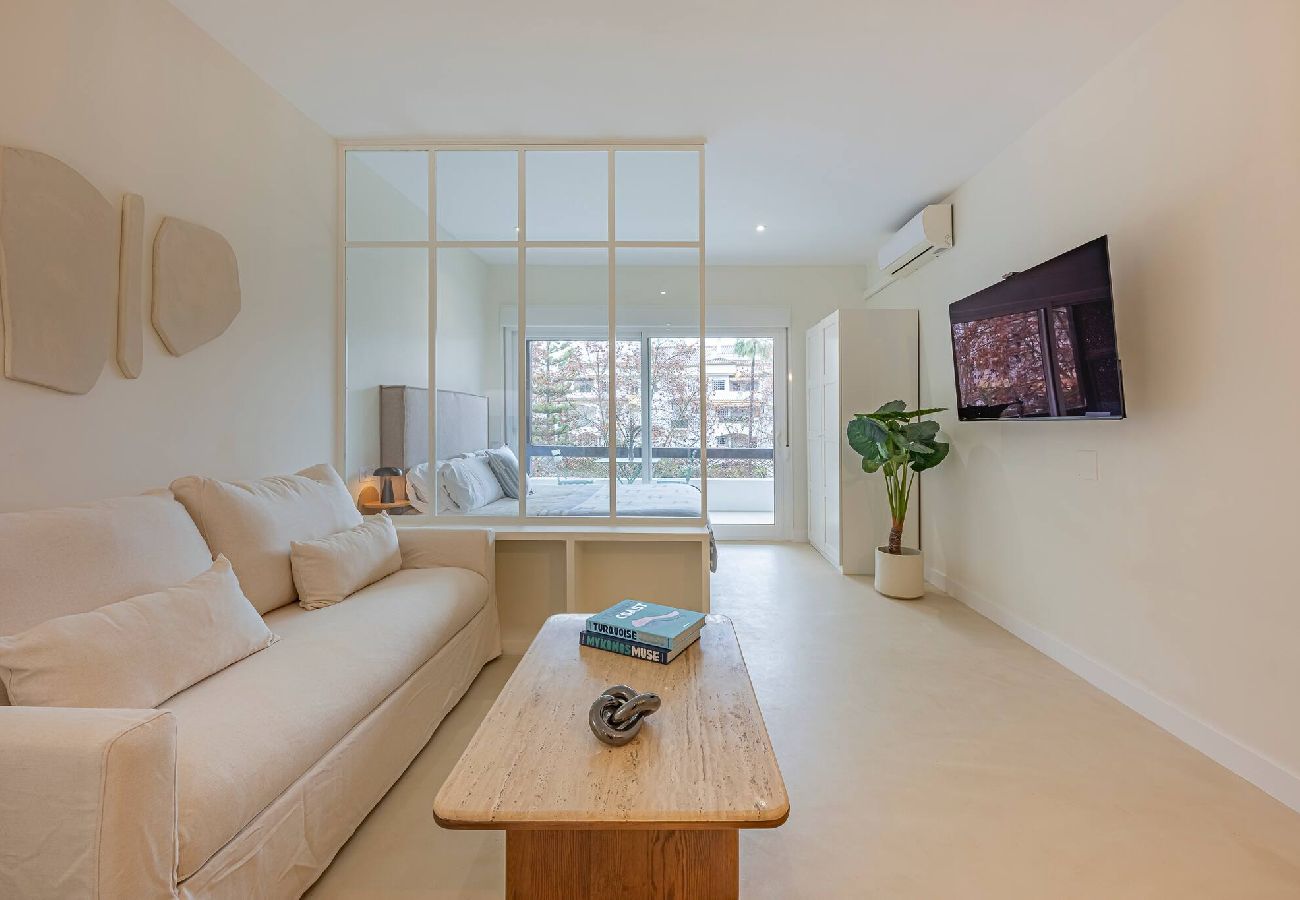 Studio in Marbella - Spacious & Comfy Studio in Golden Mile 