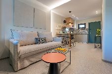 Apartment in Marbella - Newly renovated studio in Golden Mile w/ Pool 