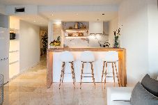 Apartment in Marbella - *Modern Flat in Marbella, 2BR, Pool & Parking* 