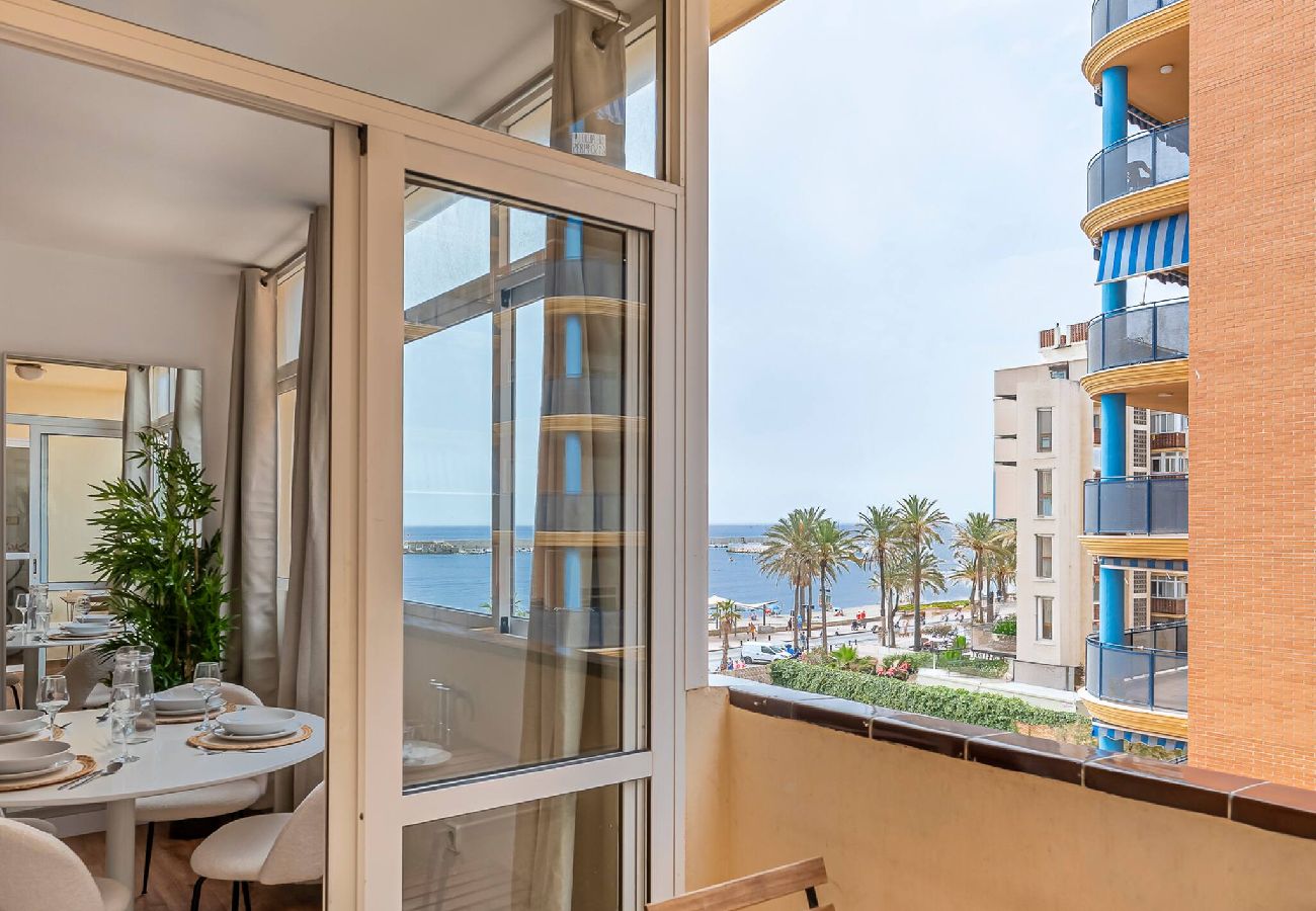 Apartment in Fuengirola - Cozy Apart. In Fuengirola with Beach Views 