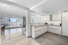 Apartment in Marbella - Amazing 4Br Apart. Parking, Pool, Close to the Sea 