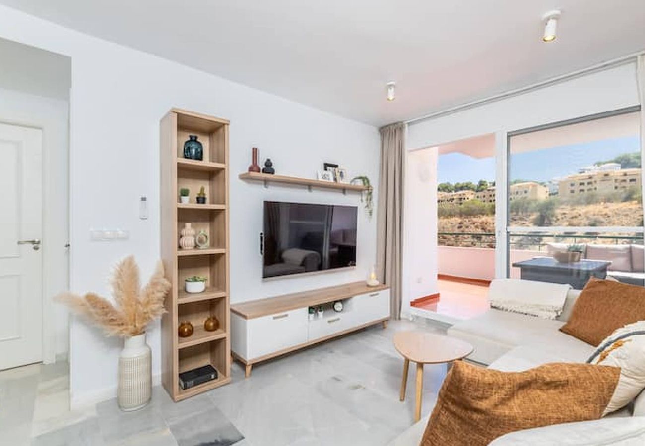 Apartment in Málaga - Beautiful 2-Bedroom Flat - Pool and Paddle Court 