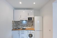 Studio in Marbella - Cozy Studio w/ AC & Barbecue, close to the Sea 