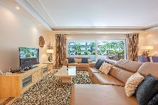 Apartment in Marbella - Stylish and modern 2BR flat close to Puerto Banús 