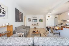 Apartment in Marbella - Elegant 1Br Steps from the Sea, Parking Included 