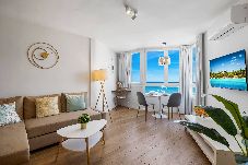 Apartment in Calahonda - Fancy Studio Direct Access to Sea-Parking-Pool 