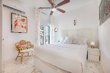 Apartment in Marbella - Modern 1-Br Steps from the Sea & Downtown 