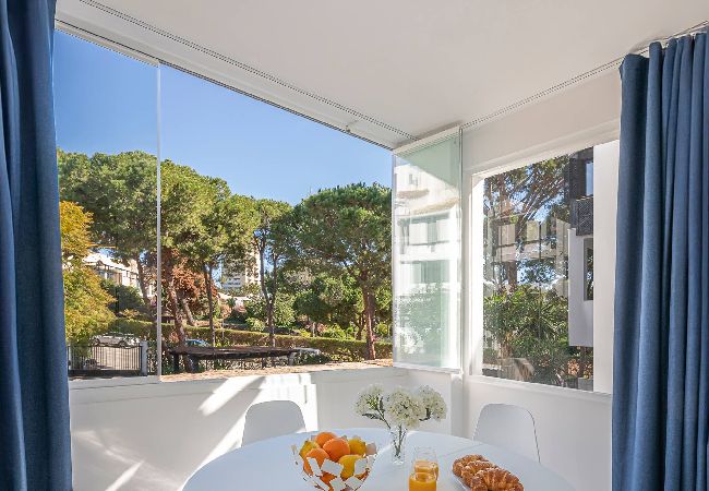Apartment in Marbella - BluKai Beach & Pool Apartment whit Private Parking 