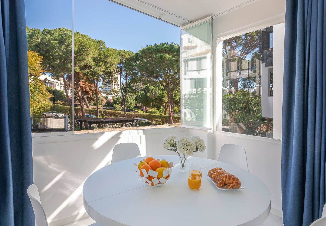 Apartment in Marbella - BluKai Beach & Pool Apartment whit Private Parking 