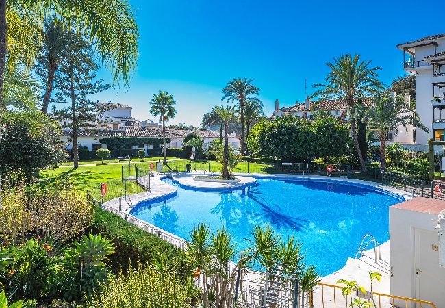 Apartment in Marbella - Cozy 1BR Apartment with 2 Pools & Tennis Court 