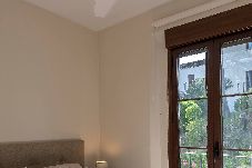 House in Marbella - Charming House 2 Bd + Patio, Pool & Parking 