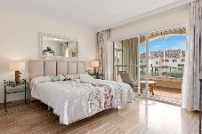 Apartment in Marbella - Gran piso de 3 Dorm, 4 Terrazas, Piscina & Parking 