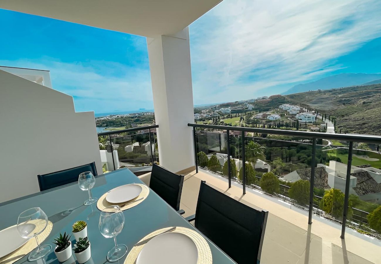 Apartment in Málaga - Apt with Panoramic views *Golf*Pools in Benahavis!