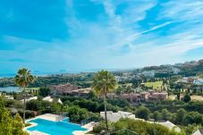 Apartment in Málaga - Apt with Panoramic views *Golf*Pools in Benahavis!