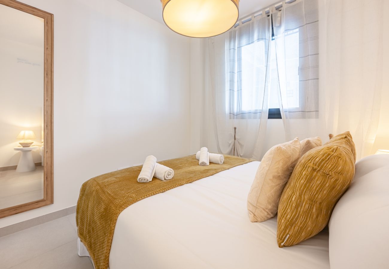 Apartment in Mijas - Modern Golf Oasis Mijas: Pool, Terrace & Parking