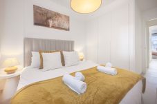 Apartment in Mijas - Modern Golf Oasis Mijas: Pool, Terrace & Parking