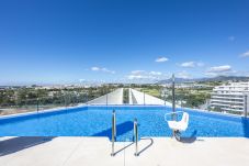 Apartment in Marbella - Stylish Modern Apartment in Puerto Banús | Gym & Pool
